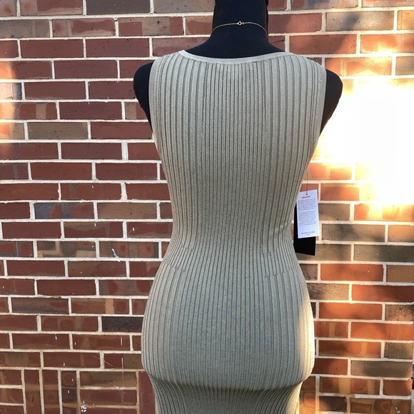 *NWT* GUESS Bodycon Midi Dress - Picture 7 of 7